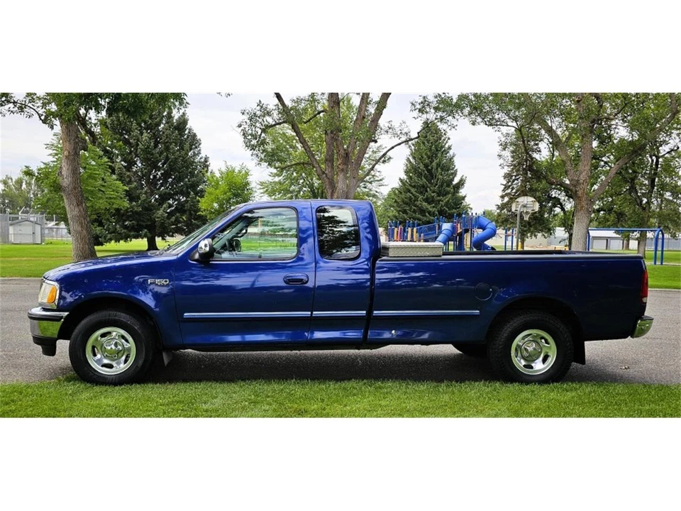 1997 Ford F-150 10th Gen - Image 2 of 31