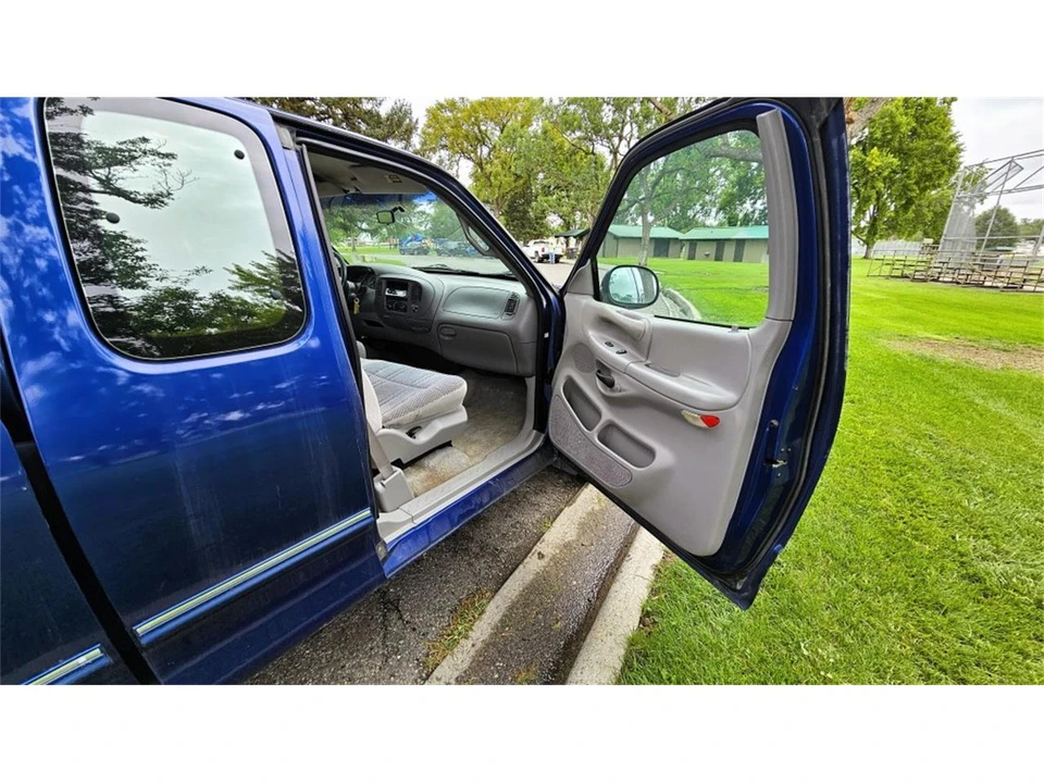 1997 Ford F-150 10th Gen - Image 25 of 31