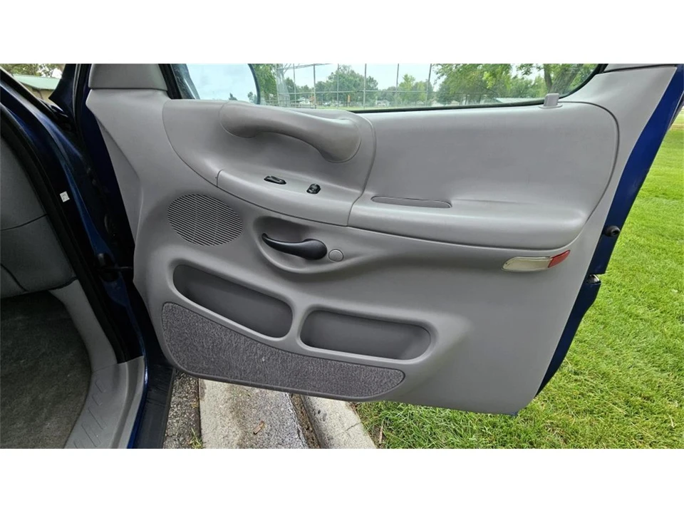 1997 Ford F-150 10th Gen - Image 26 of 31
