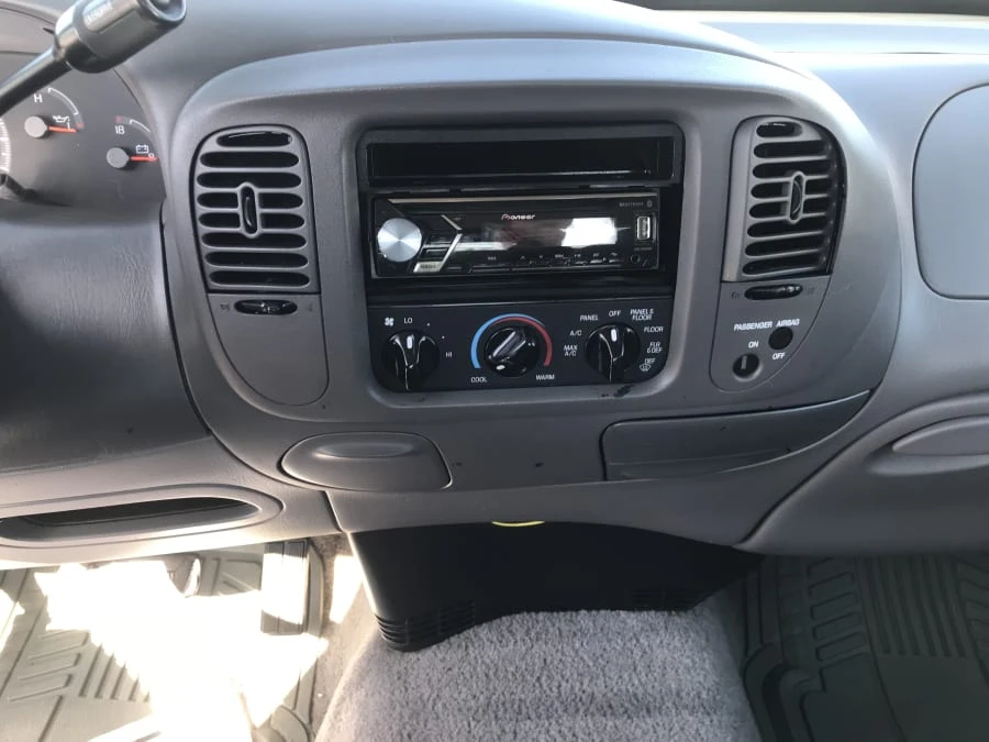 1997 Ford F-150 10th Gen - Image 11 of 20
