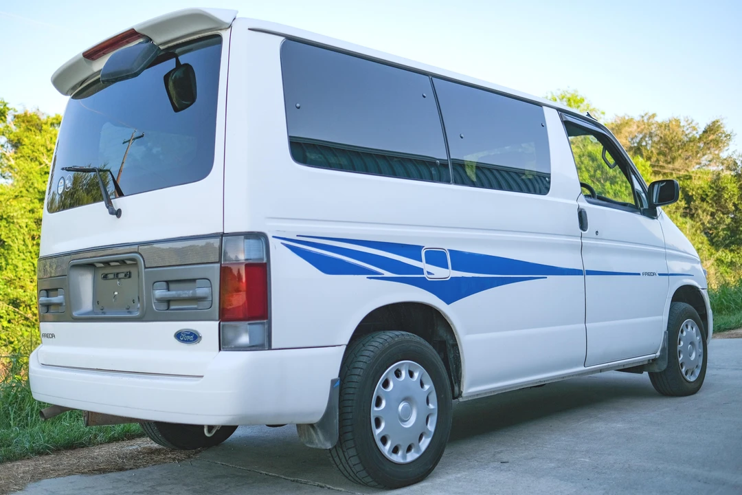1997 Ford Econoline Van - Image 13 of 23