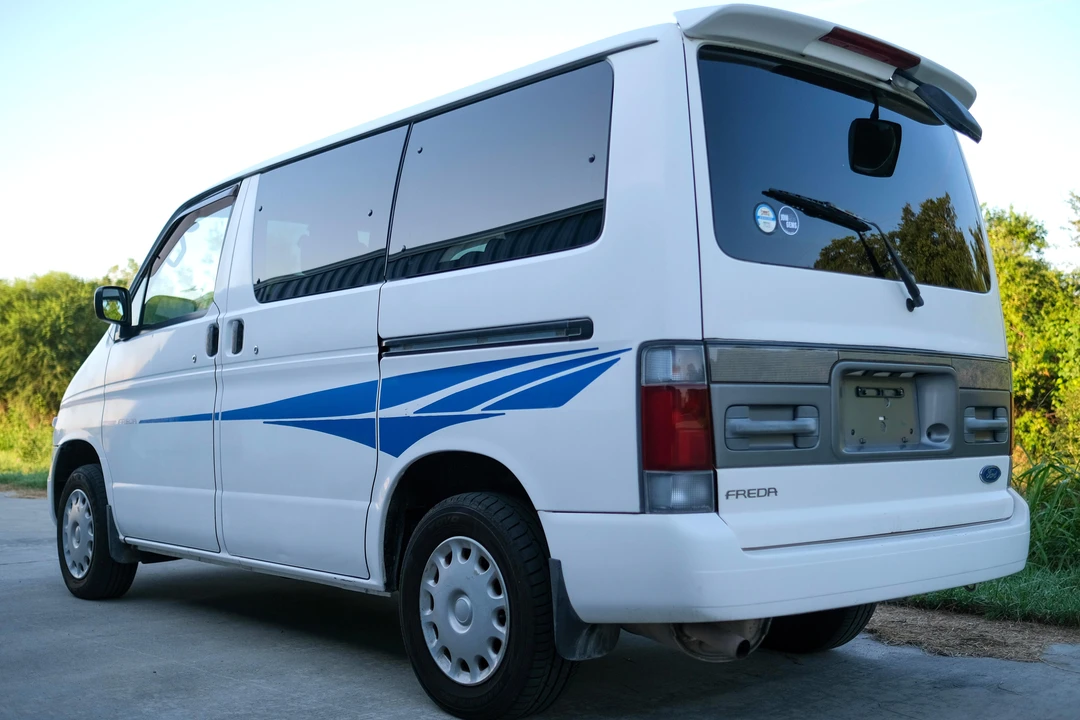 1997 Ford Econoline Van - Image 12 of 23