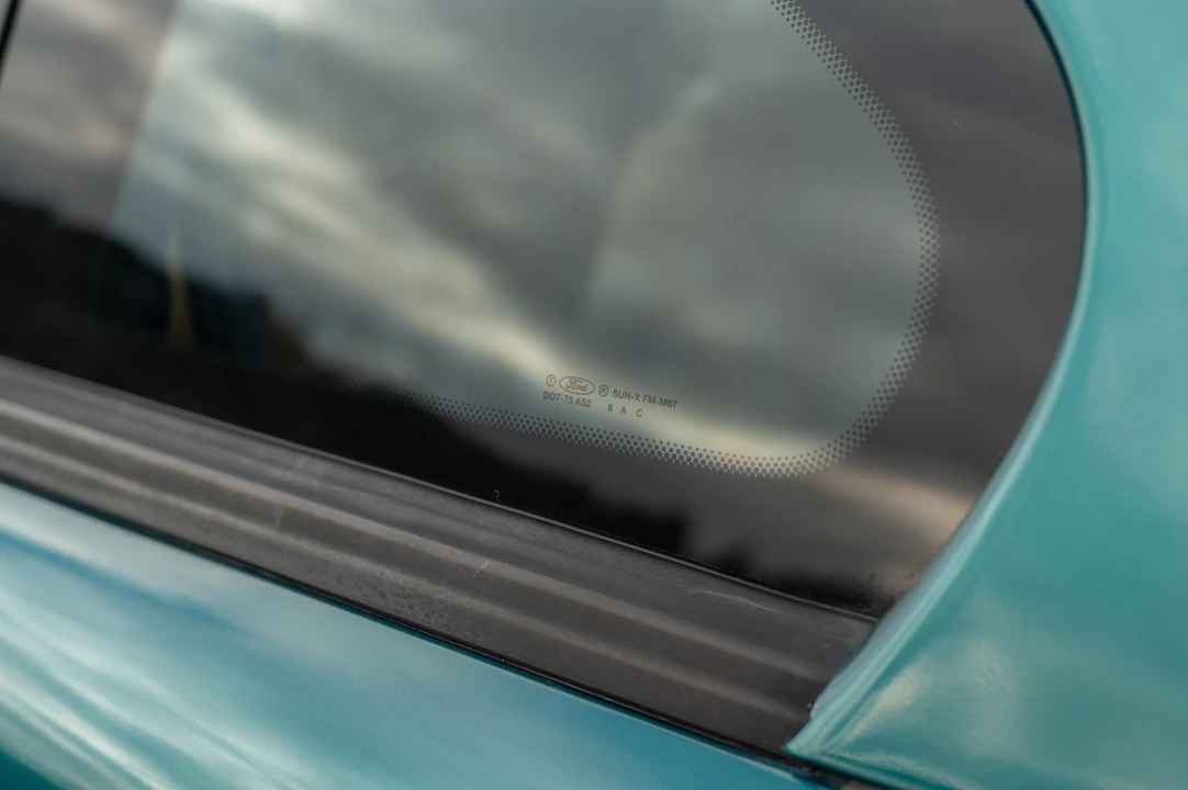1997 Ford SN95 Mustang Cobra - Image 24 of 31