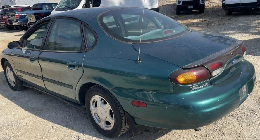 1997 Ford Taurus 3rd Gen - Image 7 of 16