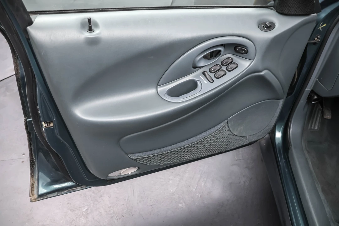 1997 Ford Taurus 3rd Gen - Image 9 of 21