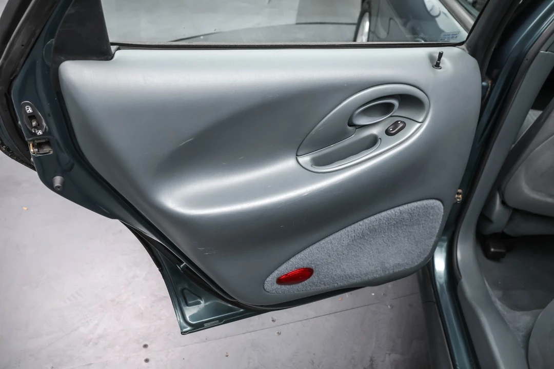 1997 Ford Taurus 3rd Gen - Image 15 of 21