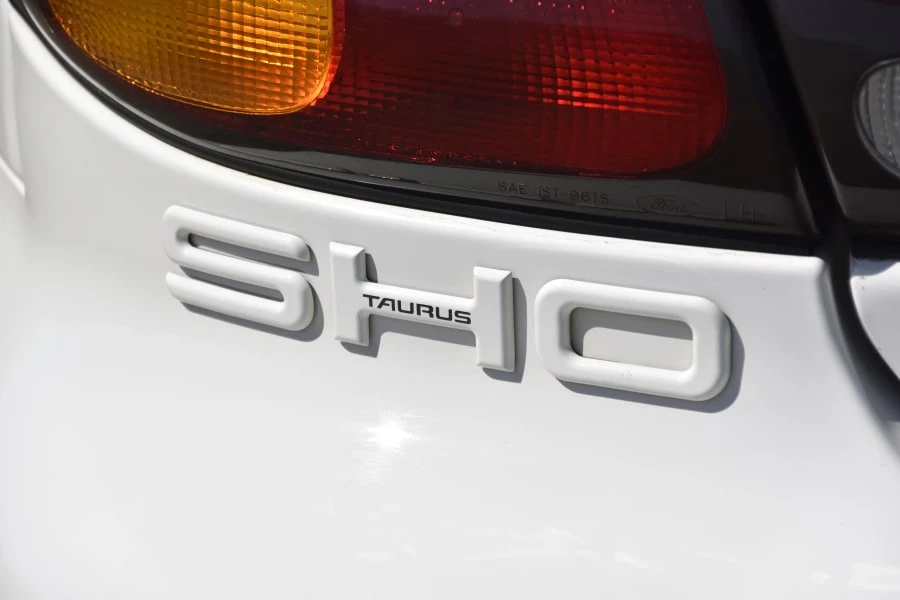 1997 Ford Taurus SHO 3rd Gen - Image 7 of 29