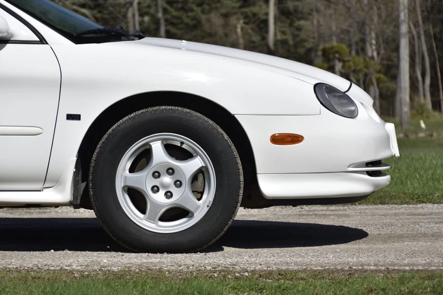 1997 Ford Taurus SHO 3rd Gen - Image 10 of 29