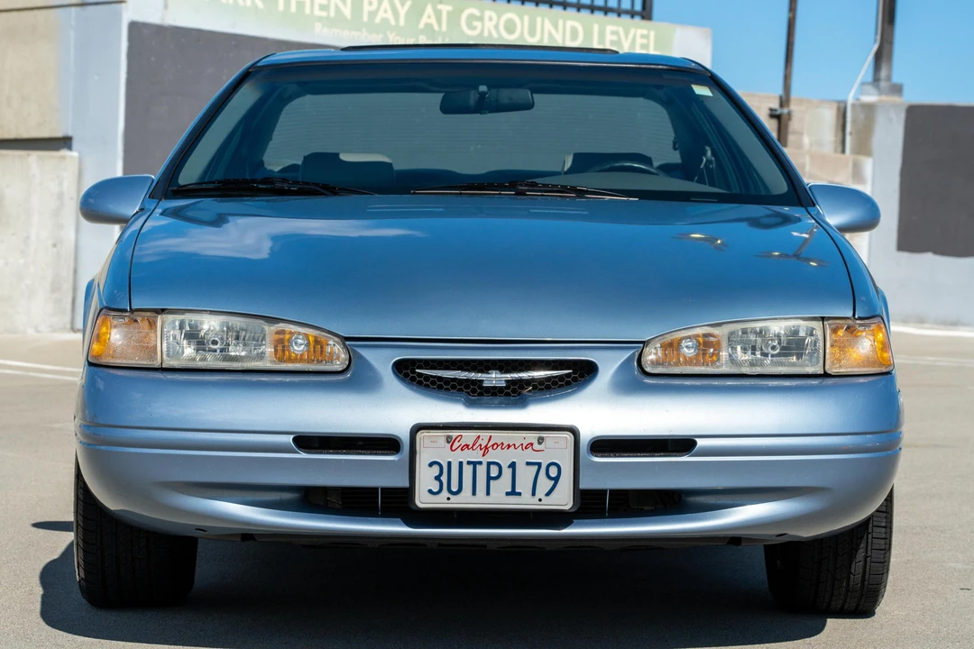 1997 Ford Thunderbird 10th Gen - Image 2 of 31