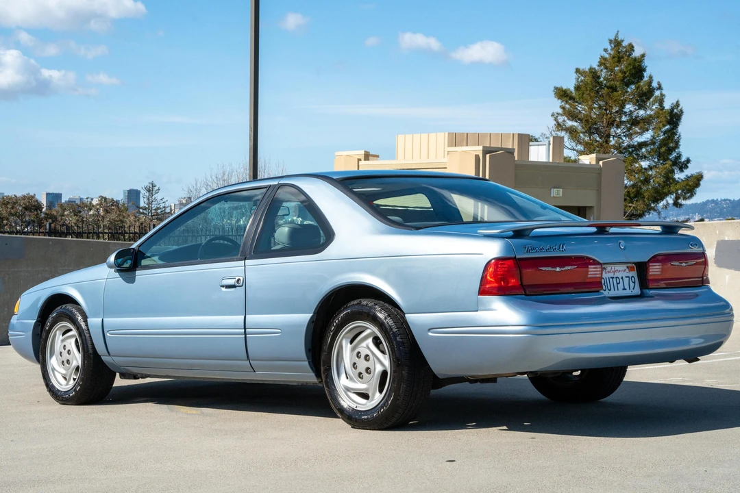 1997 Ford Thunderbird 10th Gen - Image 4 of 31
