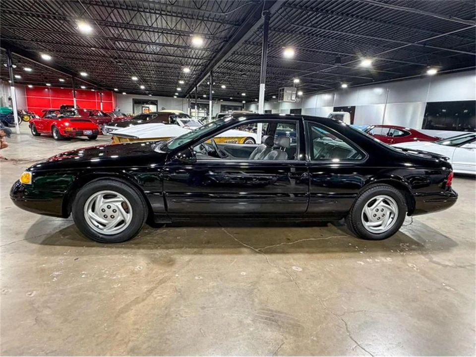 1997 Ford Thunderbird 10th Gen - Image 8 of 31