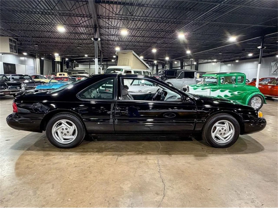 1997 Ford Thunderbird 10th Gen - Image 7 of 31