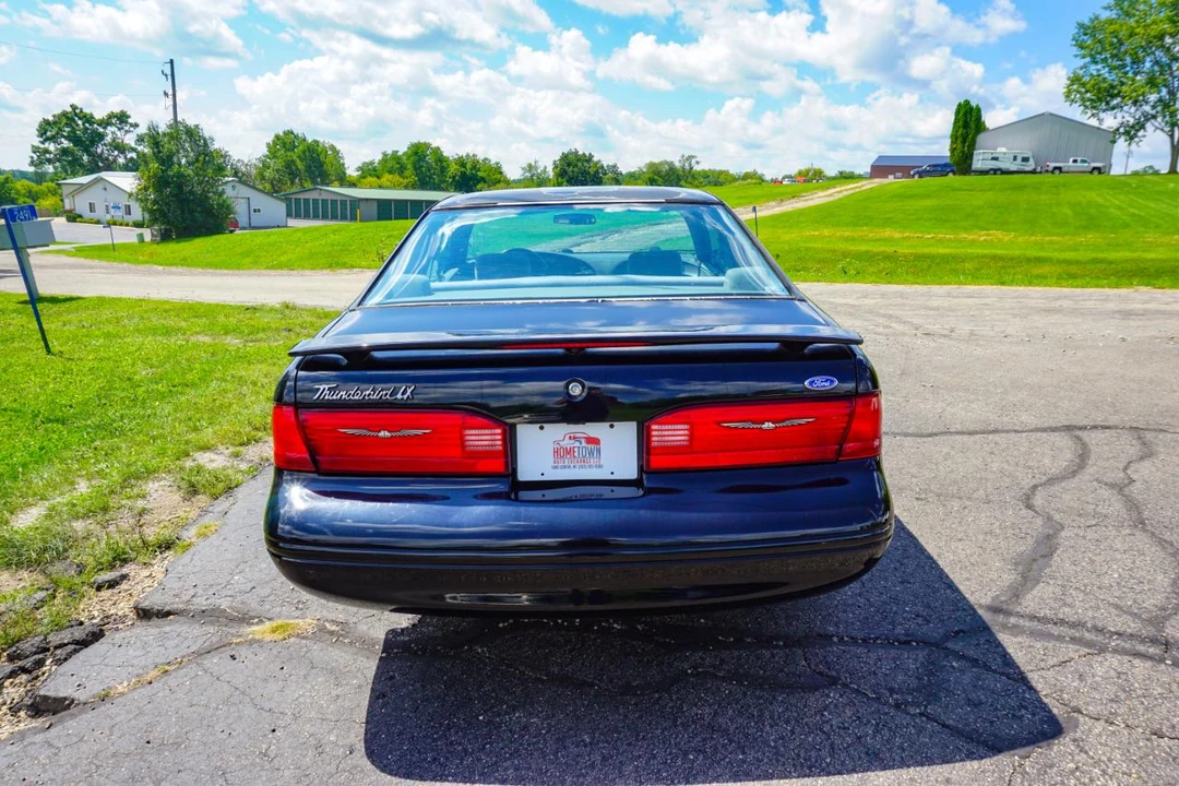 1997 Ford Thunderbird 10th Gen - Image 4 of 20