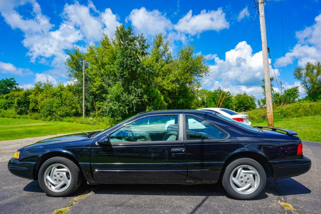 1997 Ford Thunderbird 10th Gen - Image 6 of 20