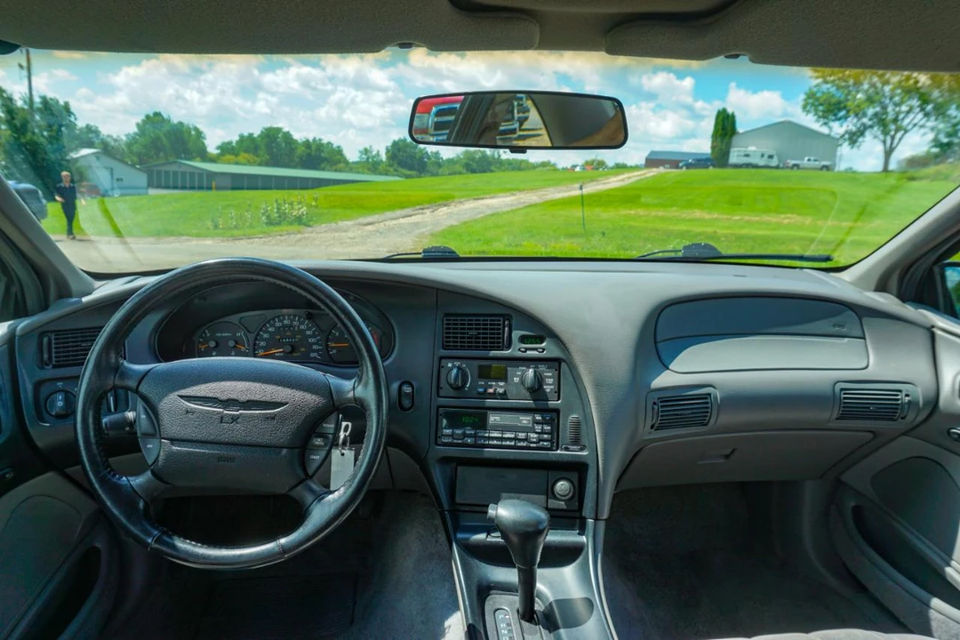 1997 Ford Thunderbird 10th Gen - Image 9 of 20