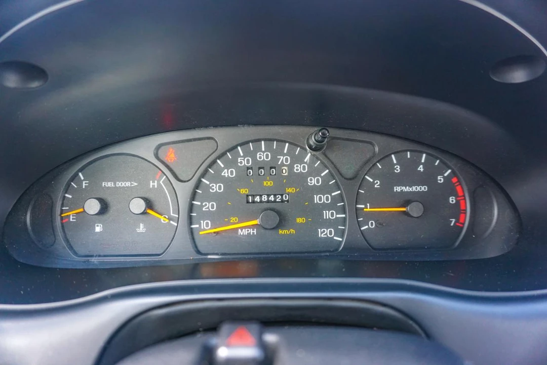 1997 Ford Thunderbird 10th Gen - Image 10 of 20