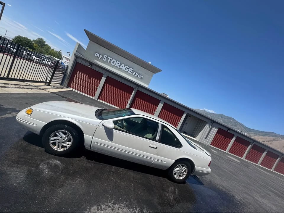 1997 Ford Thunderbird 10th Gen - Image 2 of 6