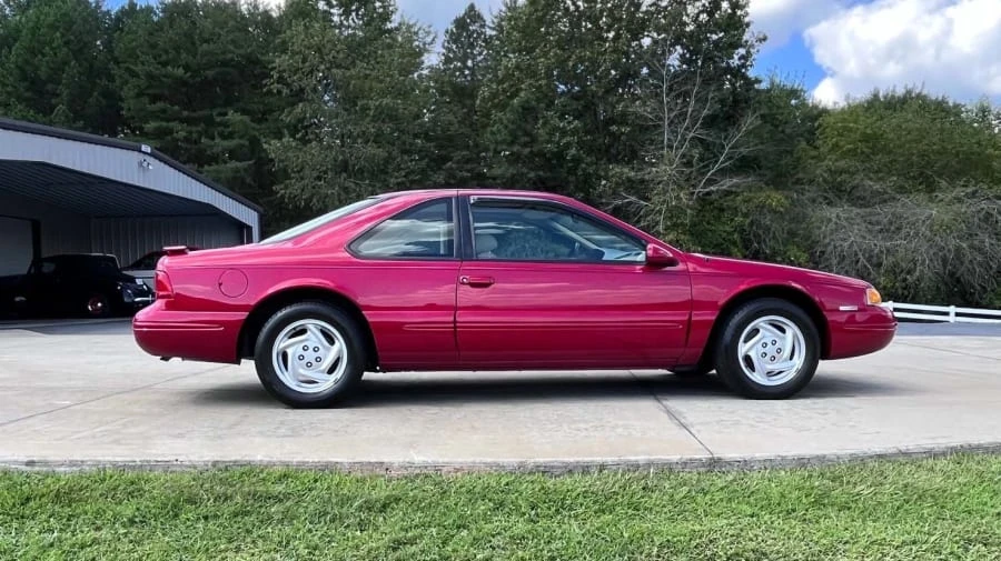 1997 Ford Thunderbird 10th Gen - Image 2 of 5