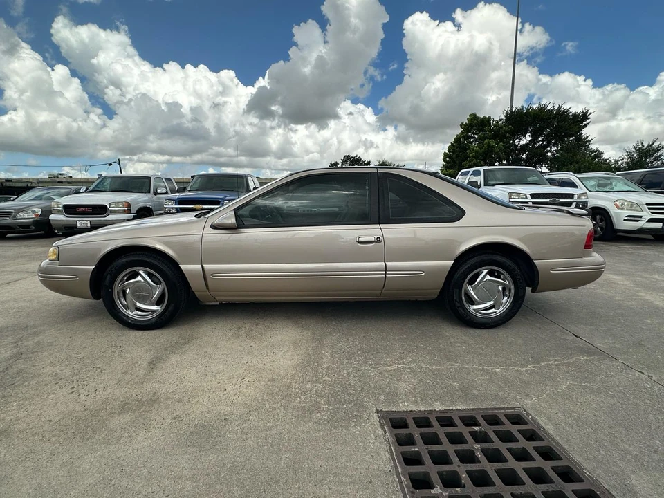 1997 Ford Thunderbird 10th Gen - Image 2 of 31