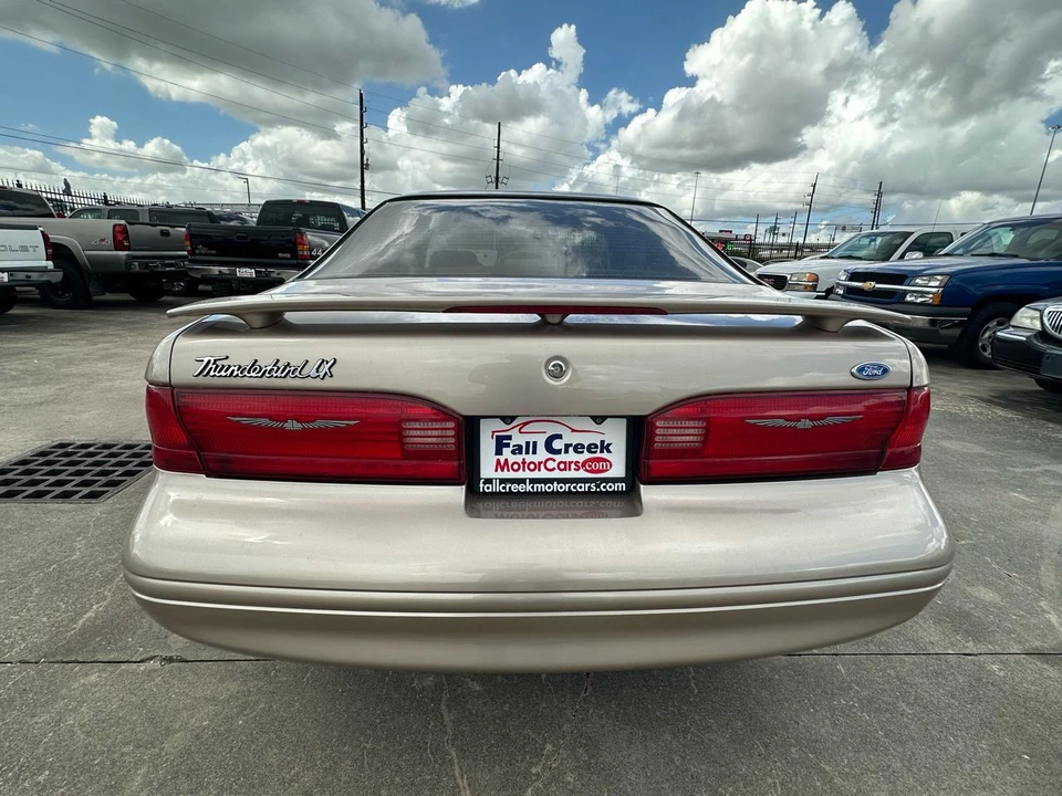 1997 Ford Thunderbird 10th Gen - Image 4 of 31