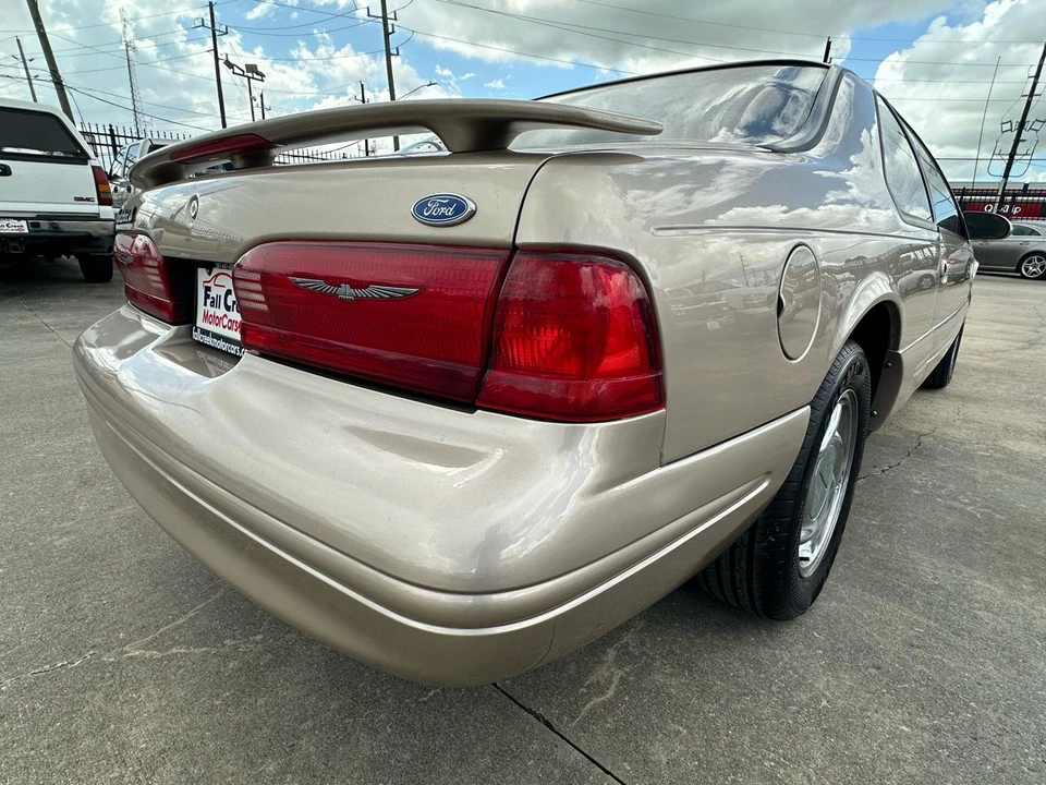 1997 Ford Thunderbird 10th Gen - Image 5 of 31
