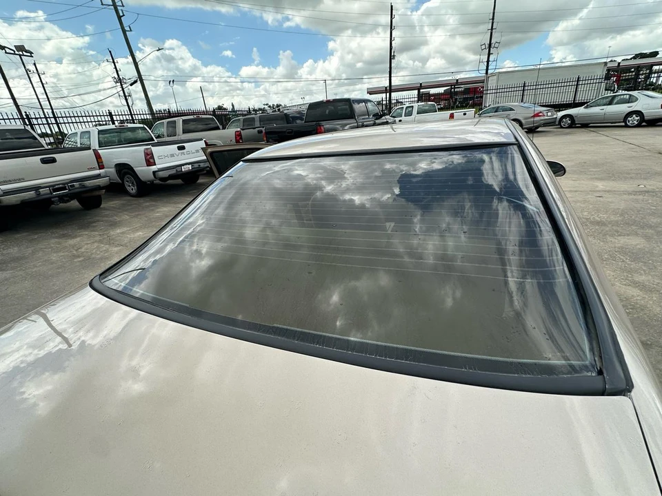 1997 Ford Thunderbird 10th Gen - Image 27 of 31