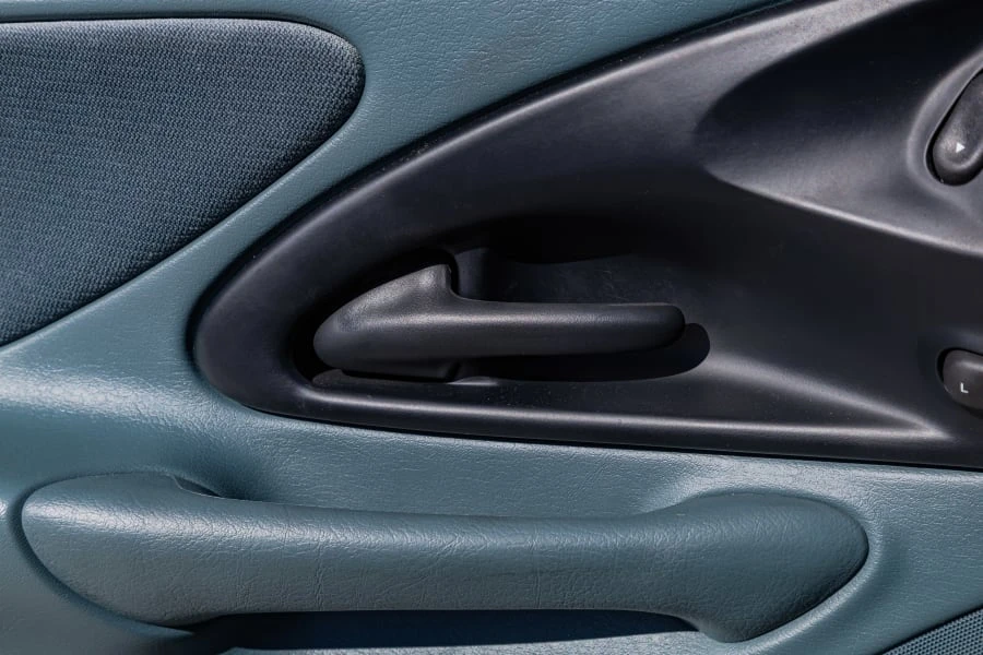 1997 Ford Thunderbird 10th Gen - Image 30 of 31