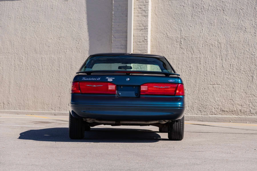 1997 Ford Thunderbird 10th Gen - Image 5 of 31
