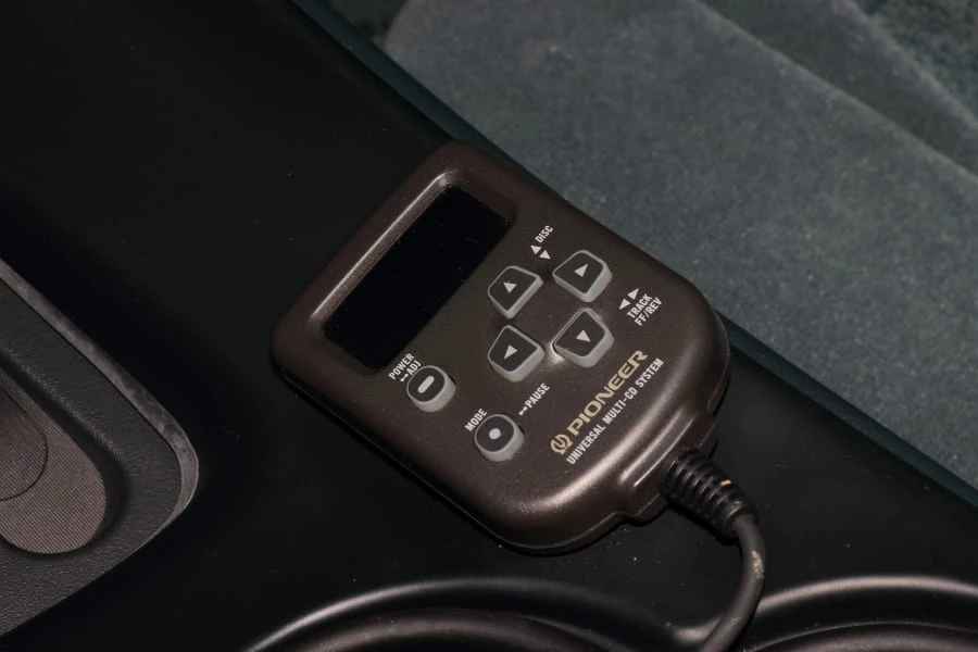 1997 Ford Thunderbird 10th Gen - Image 22 of 31