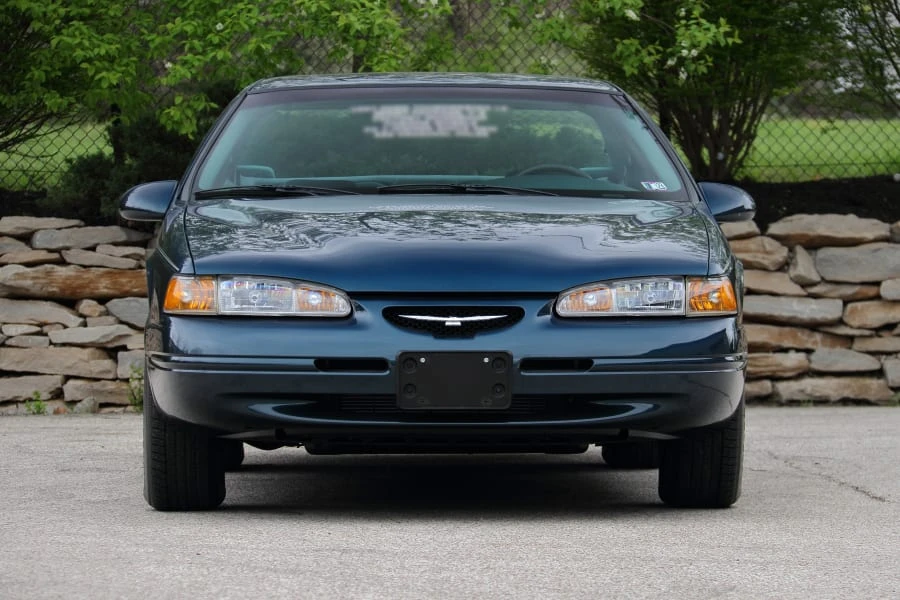 1997 Ford Thunderbird 10th Gen - Image 4 of 31