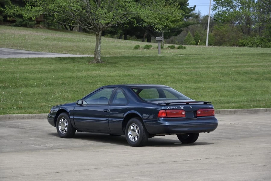 1997 Ford Thunderbird 10th Gen - Image 12 of 28