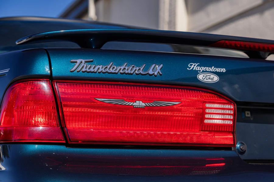 1997 Ford Thunderbird 10th Gen - Image 15 of 31