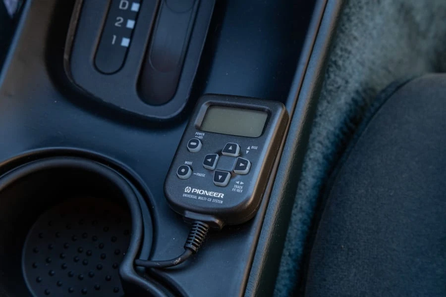 1997 Ford Thunderbird 10th Gen - Image 23 of 31