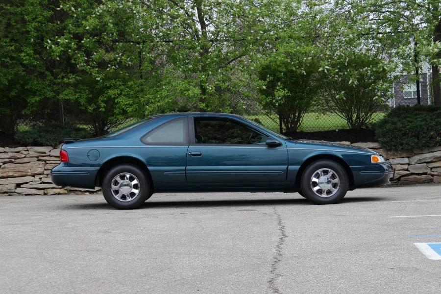 1997 Ford Thunderbird 10th Gen - Image 15 of 31