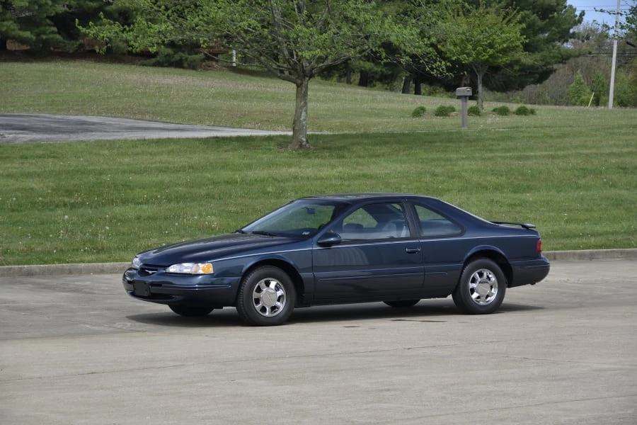 1997 Ford Thunderbird 10th Gen - Image 10 of 28