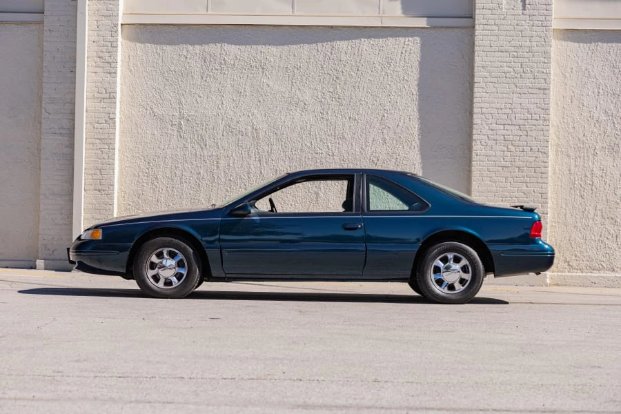 1997 Ford Thunderbird 10th Gen - Image 17 of 31