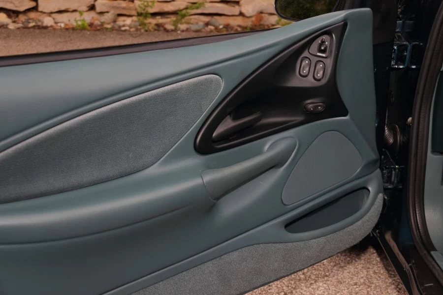 1997 Ford Thunderbird 10th Gen - Image 17 of 31