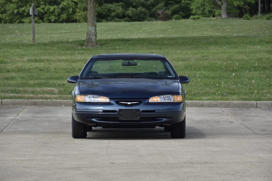 1997 Ford Thunderbird 10th Gen - Image 4 of 28