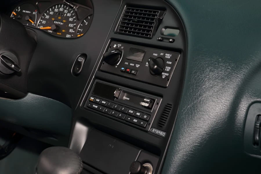 1997 Ford Thunderbird 10th Gen - Image 23 of 31