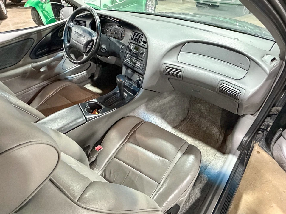 1997 Ford Thunderbird 10th Gen - Image 23 of 31