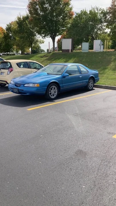 1997 Ford Thunderbird 11th Gen - Image 2 of 4