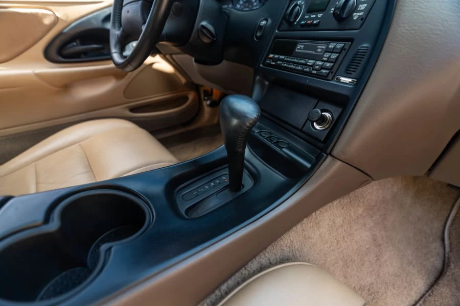 1997 Ford Thunderbird 10th Gen - Image 17 of 19