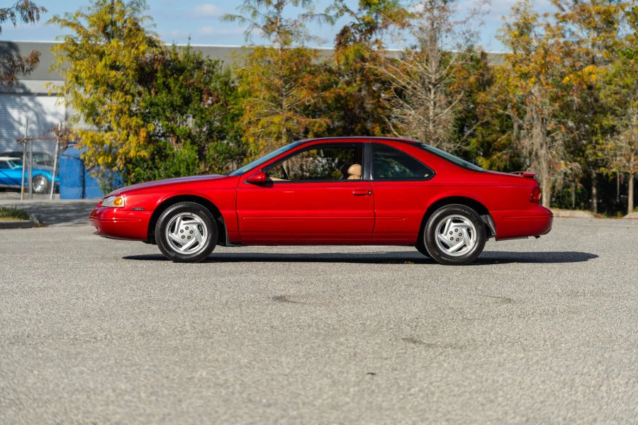 1997 Ford Thunderbird 10th Gen - Image 2 of 19