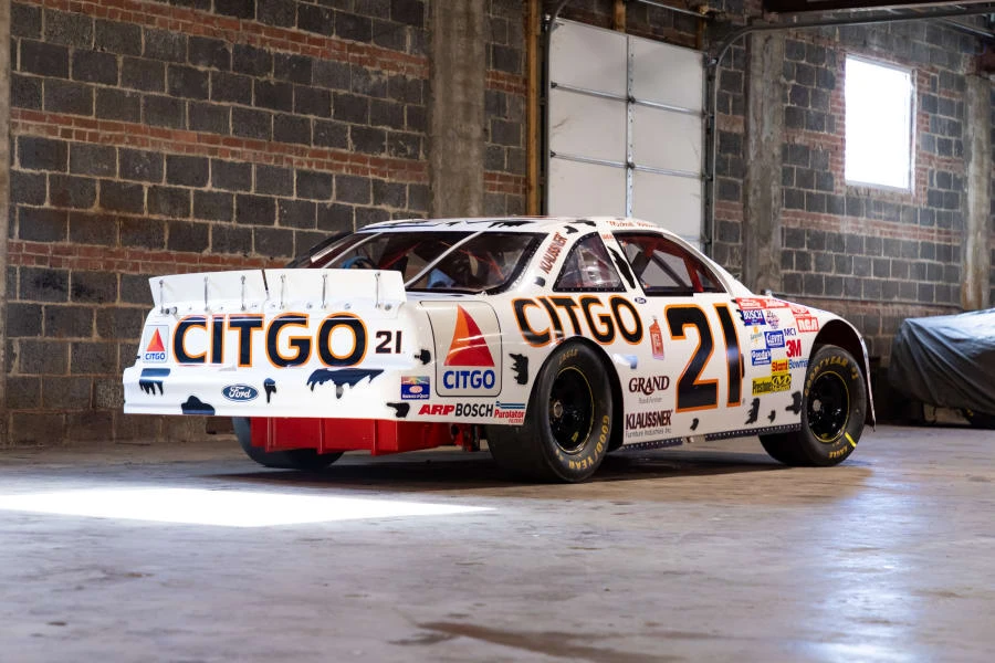 1997 Ford Thunderbird 10th Gen - Image 3 of 31