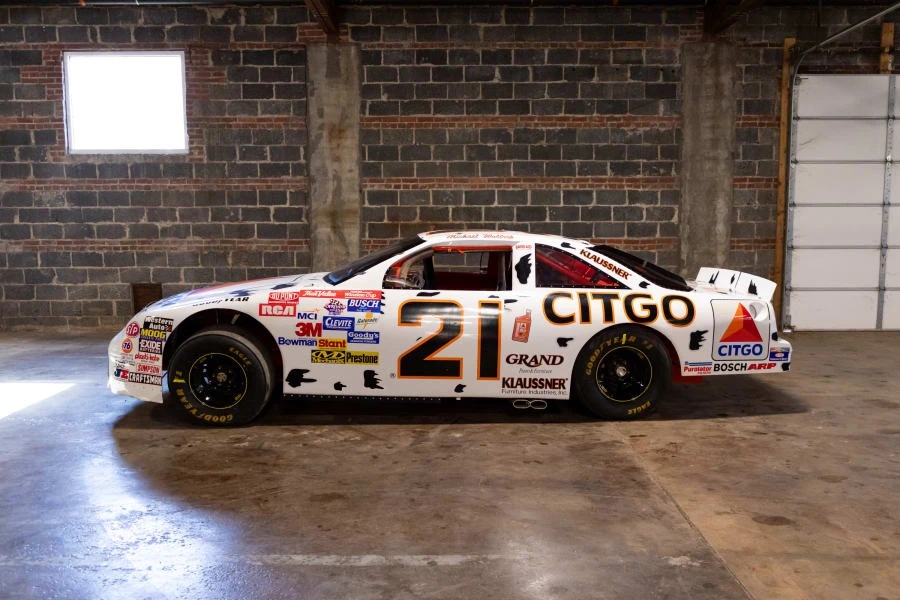 1997 Ford Thunderbird 10th Gen - Image 8 of 31