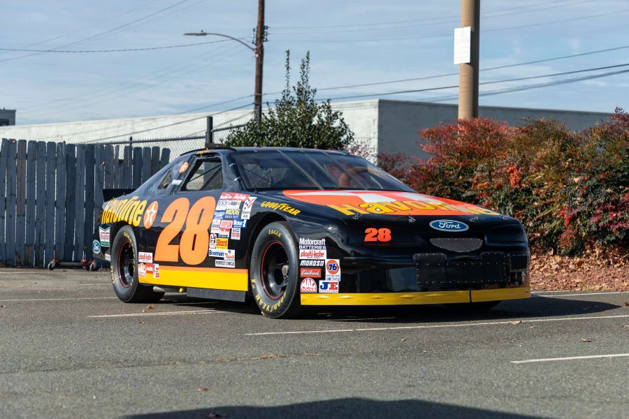1997 Ford Thunderbird 10th Gen - Image 9 of 26