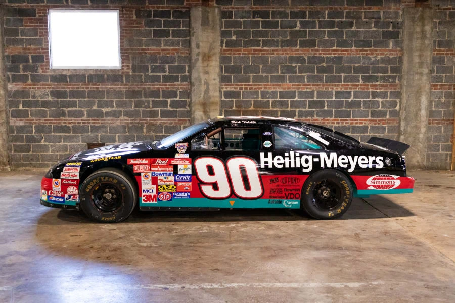 1997 Ford Thunderbird 10th Gen - Image 12 of 28