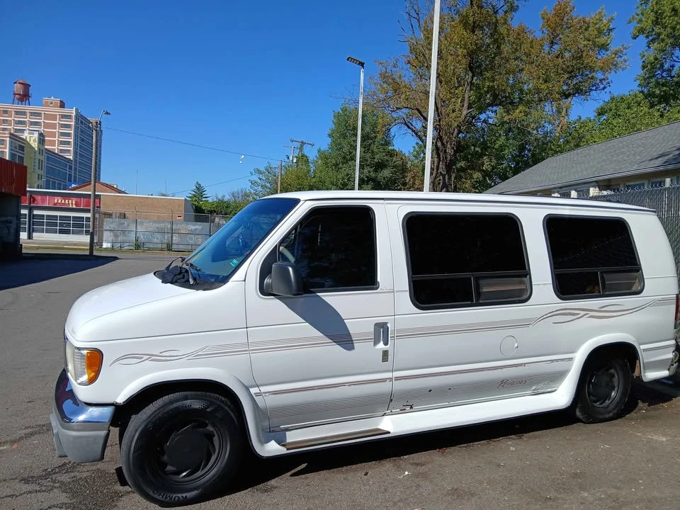 1997 Ford Econoline Van - Image 4 of 7