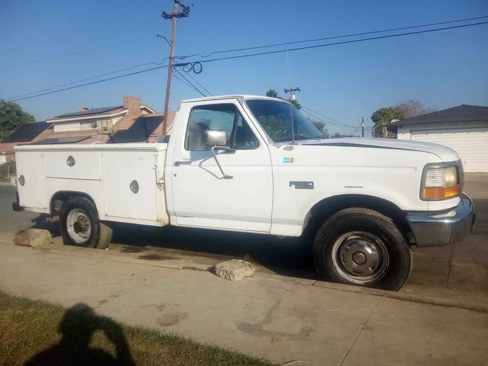 1997 Ford Econoline Van - Image 2 of 7