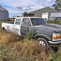1997 Ford F-350 XLT Pickup 4D 8 ft